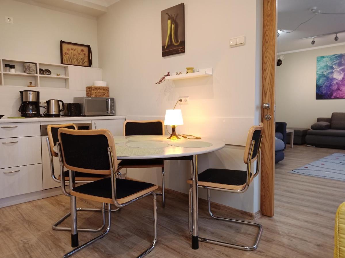 Family Or Group Apartment In Green Center Riga Esterno foto