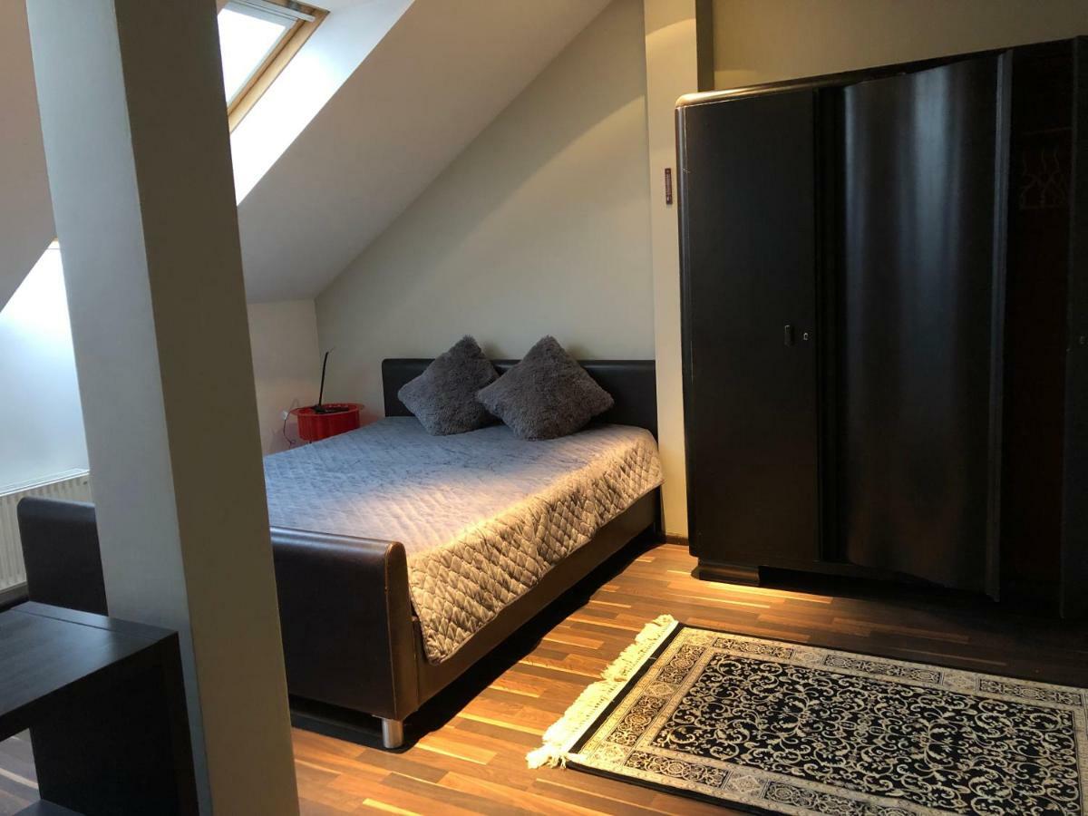 Family Or Group Apartment In Green Center Riga Esterno foto